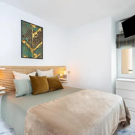 Classy Ocean View 2-Brs Condo With Inviting Pool *